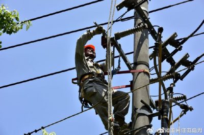 昆山市供電公司開展10千伏電纜遷移、新建環網柜