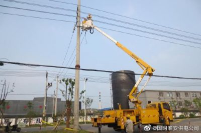 10千伏線路帶電作業，保障太平紙業公司夏季可靠供電