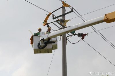 10千伏宋家線104號桿設備線夾發熱故障，無棣縣供電公司更換線路老舊零件