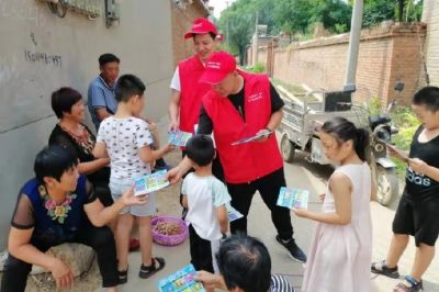 深入轄區村莊，向留守老人、兒童講解暑期安全用電常識，增強他們的安全用電意識