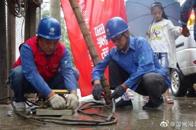 行唐縣供電公司不間斷開展故障搶修作業，確保居民客戶正常供電