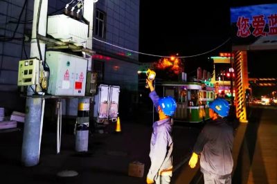 內丘縣供電公司對轄區內配電變壓器、高低壓線路進行紅外測溫