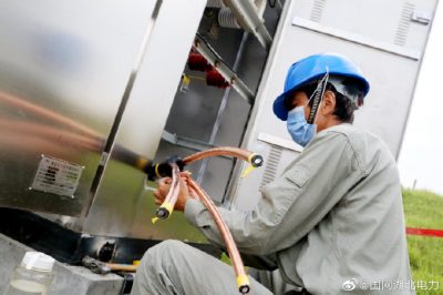 安裝環網柜、計量柜和箱式變壓器