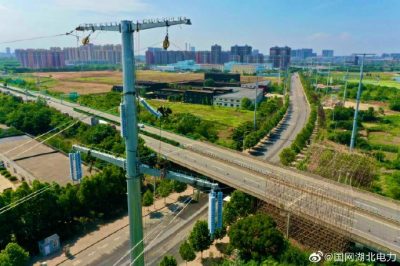 遷改線路，為重點企業擴建讓道