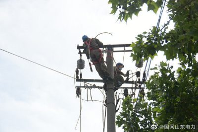更換絕緣導線，安裝智能開關和斷路器