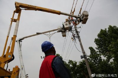 帶電消缺電桿發熱隱患