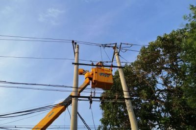 開展帶電作業，助力提質增效