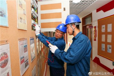 重點對校園內變壓器、表箱、開關等設備進行調試和測溫