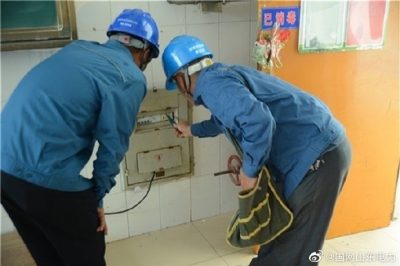 開學在即對學校重點檢查變壓器、配電室、插座等是否存在故障