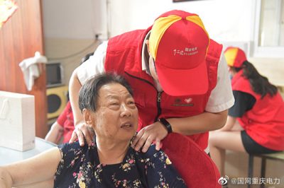 “紅馬甲”走進敬老院，傾聽老人心聲