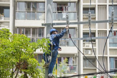 全面整改殘舊老化低壓線路17.59公里，增加用電容量5150千伏安