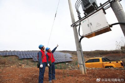 上門巡視檢查光伏發電線路、設備的運行情況