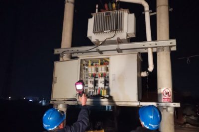在夜間電力負荷高峰期對變壓器、線路進行巡視