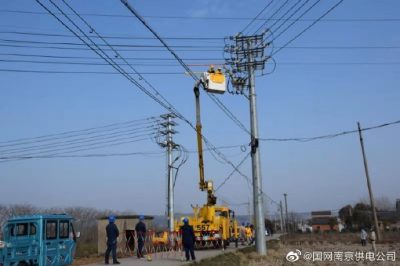 開展雄州變，龍池變，程橋變和長城變開展帶電安裝護套工作