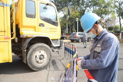 南方電網廣東東莞供電局的保電人員全程護航，助力“兩會”順利召開