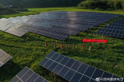 義務檢查光伏板固定架、配電箱等設施