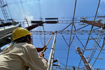 連云港運維站500千伏伊蘆變運維人員執行站內停電操作
